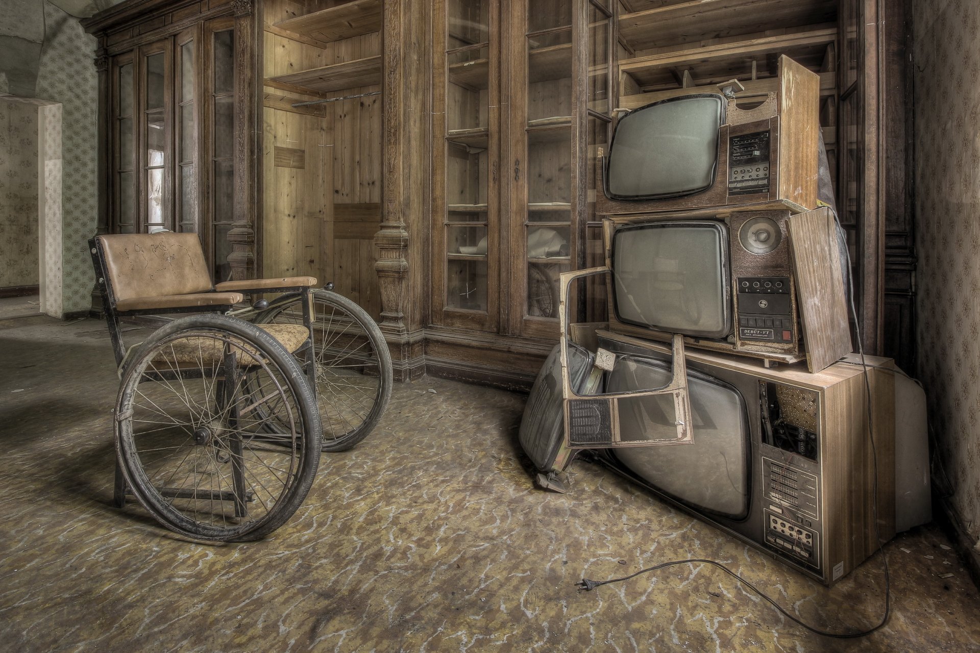 zimmer fernseher kinderwagen