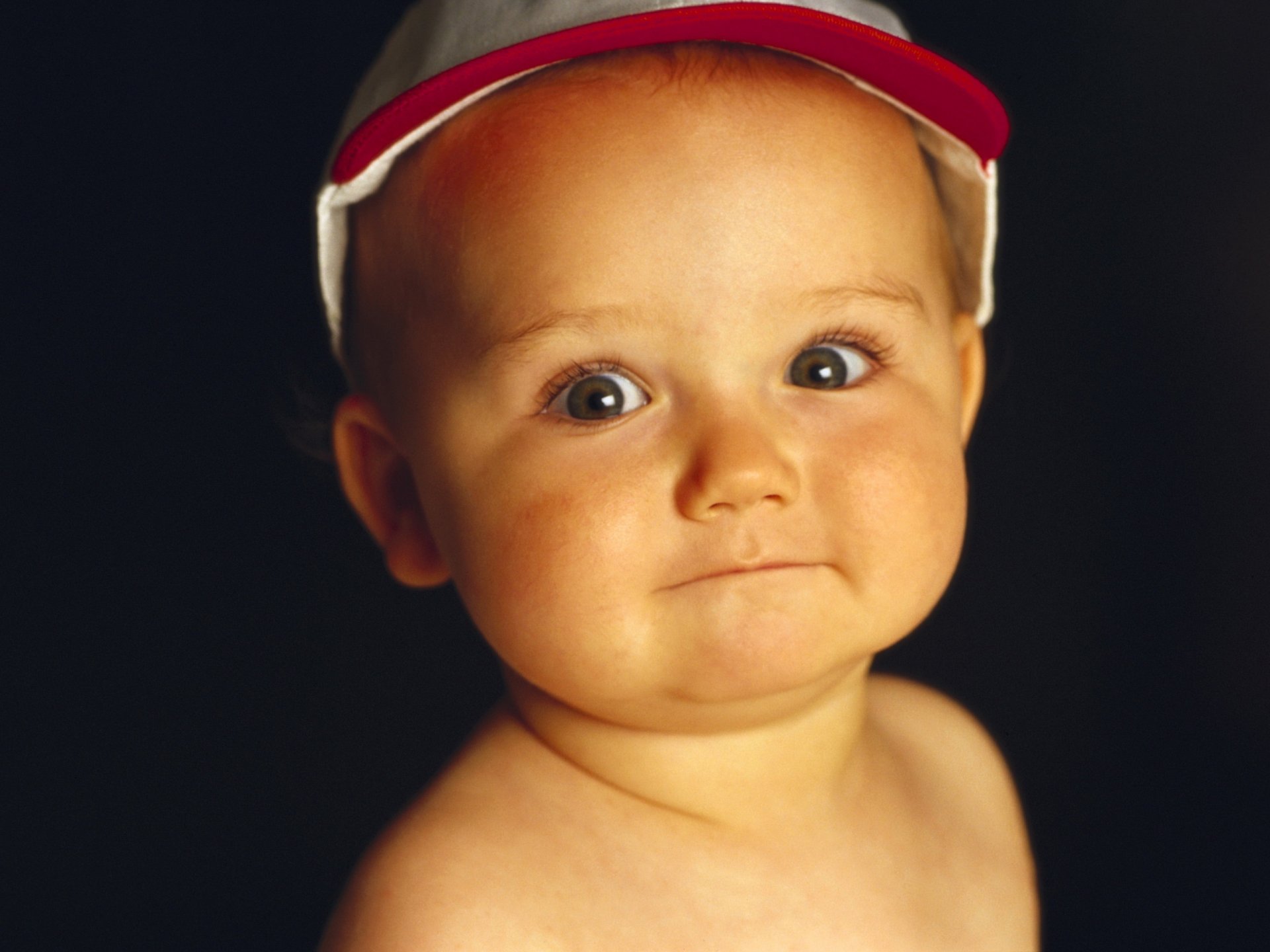 kinder uśmiech czarne oczka portret spojrzenie oczy twarz