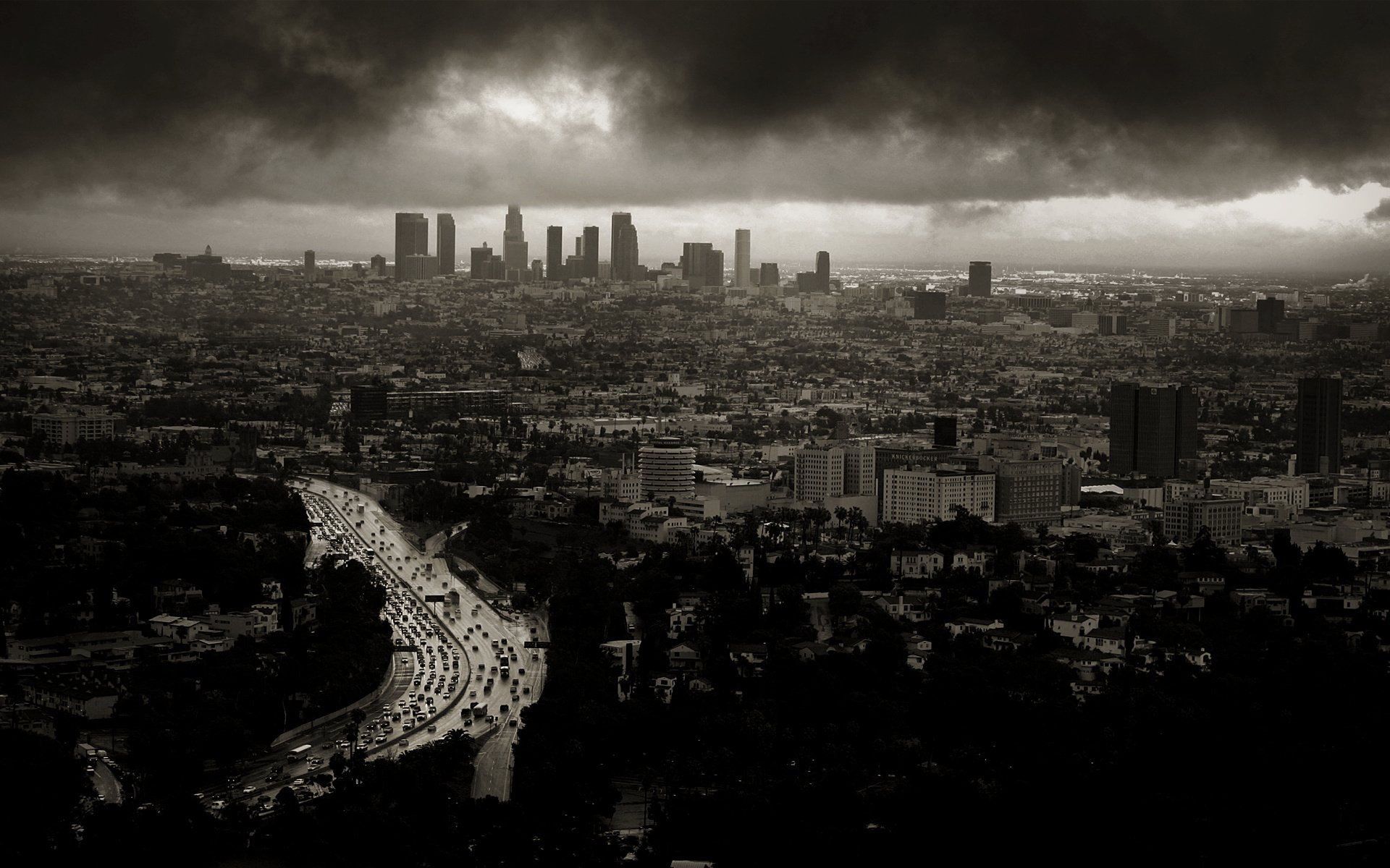 millionen von menschen wolkenkratzer panorama blick von oben grau straße stadt gebäude wolkenkratzer spur auto ansicht