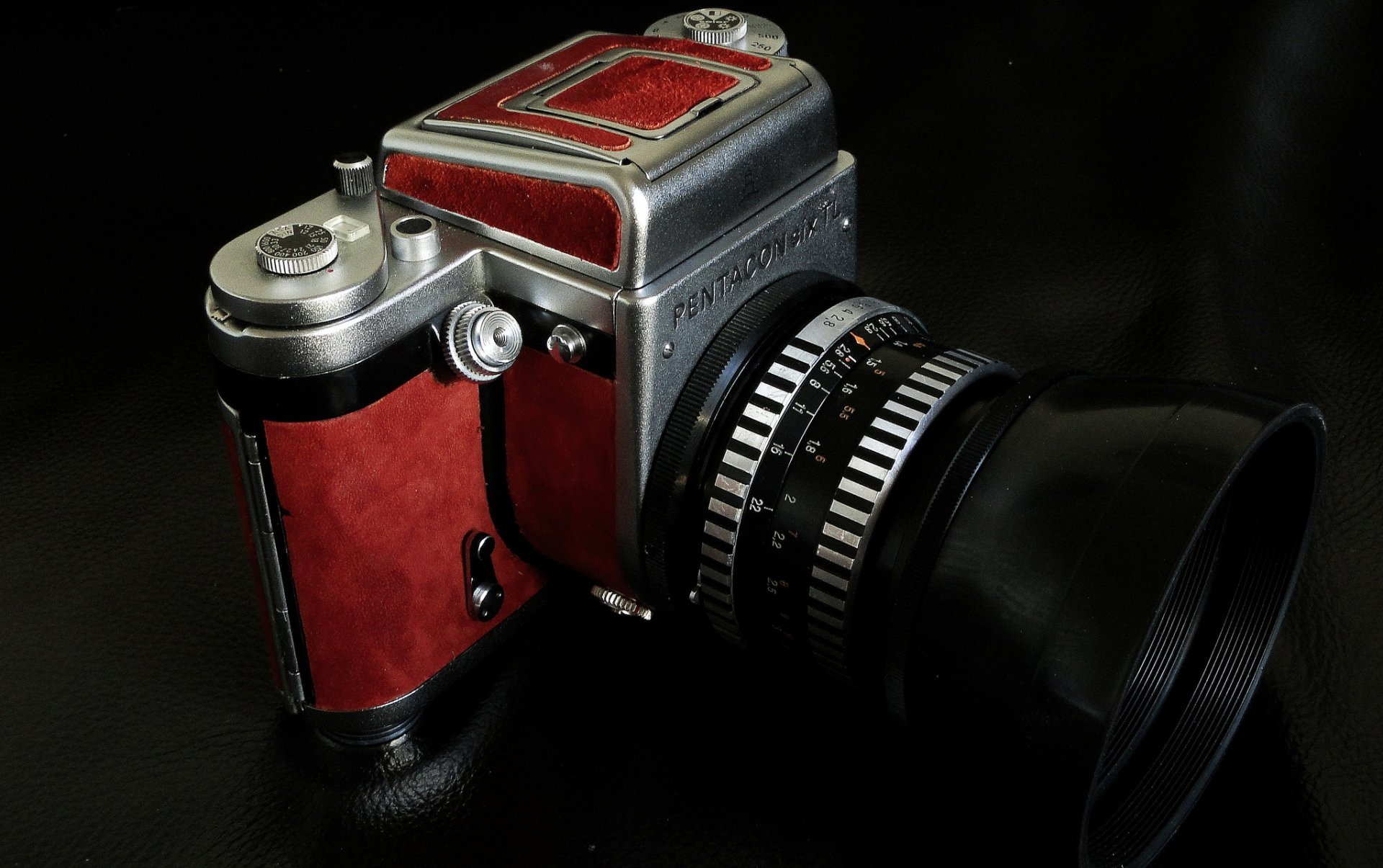 the camera pentacon close up