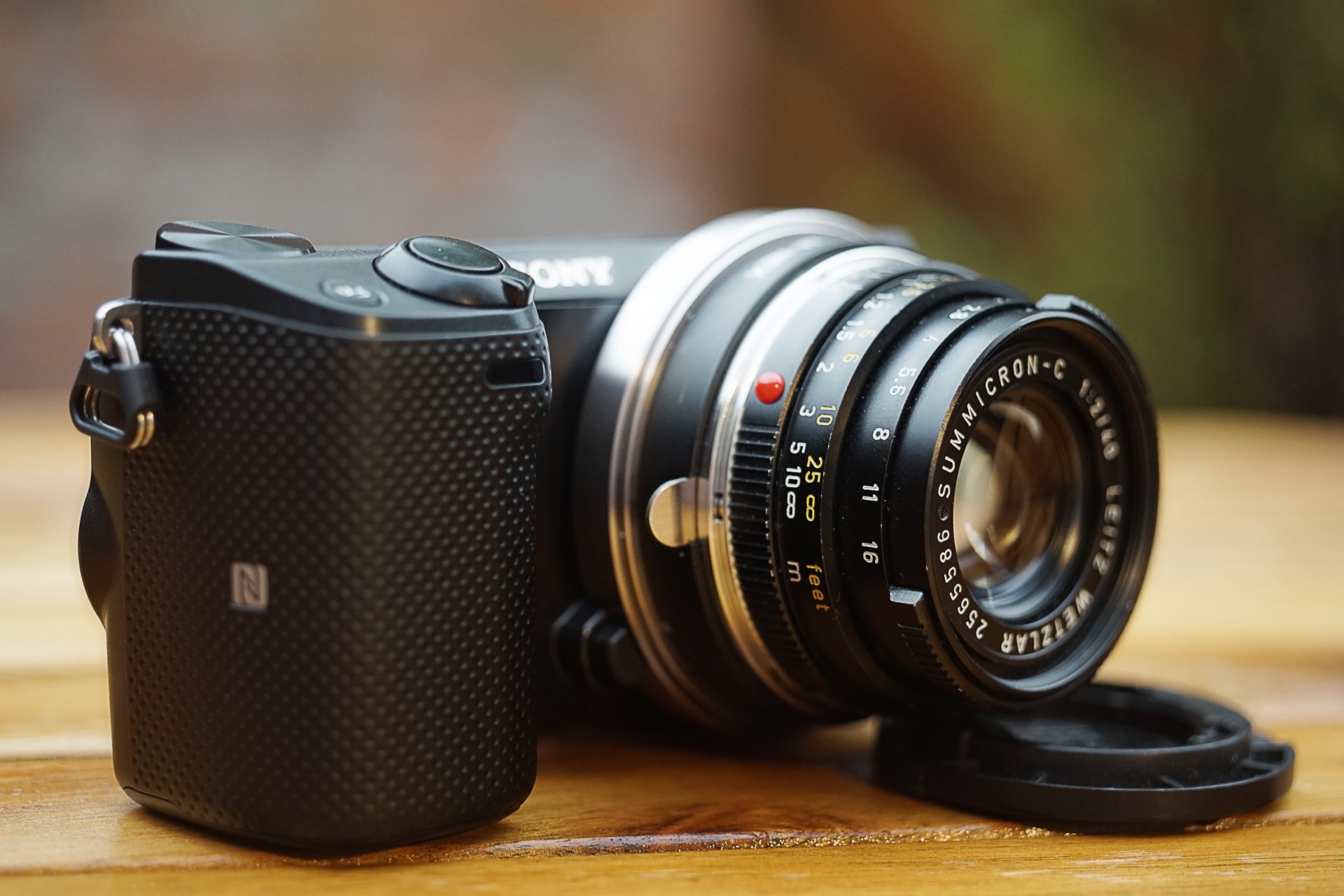 the camera sony a7r background