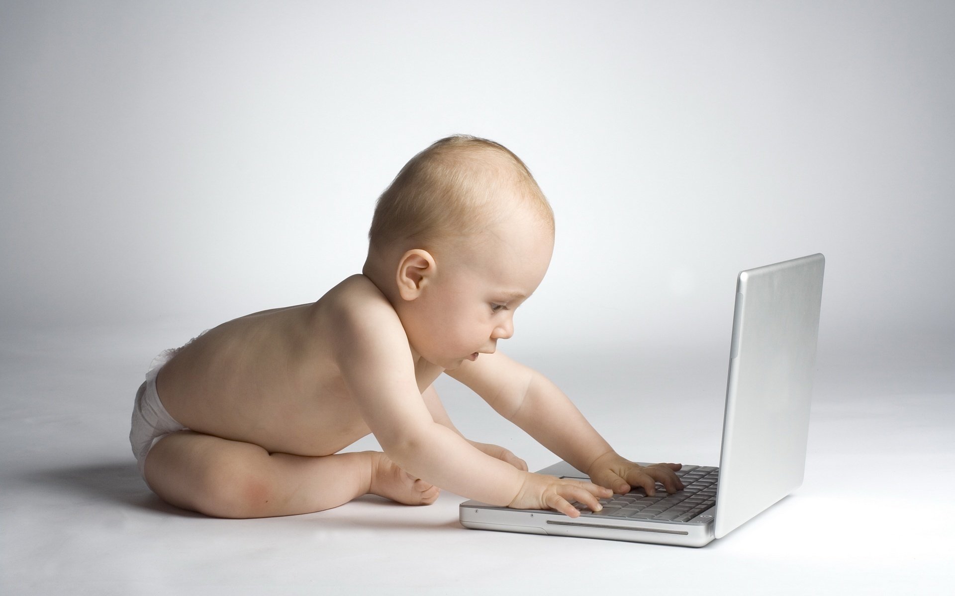 studiamo il mondo pupsik tecnologia computer hobby laptop bambino profilo bambino briciola giochi divertimento