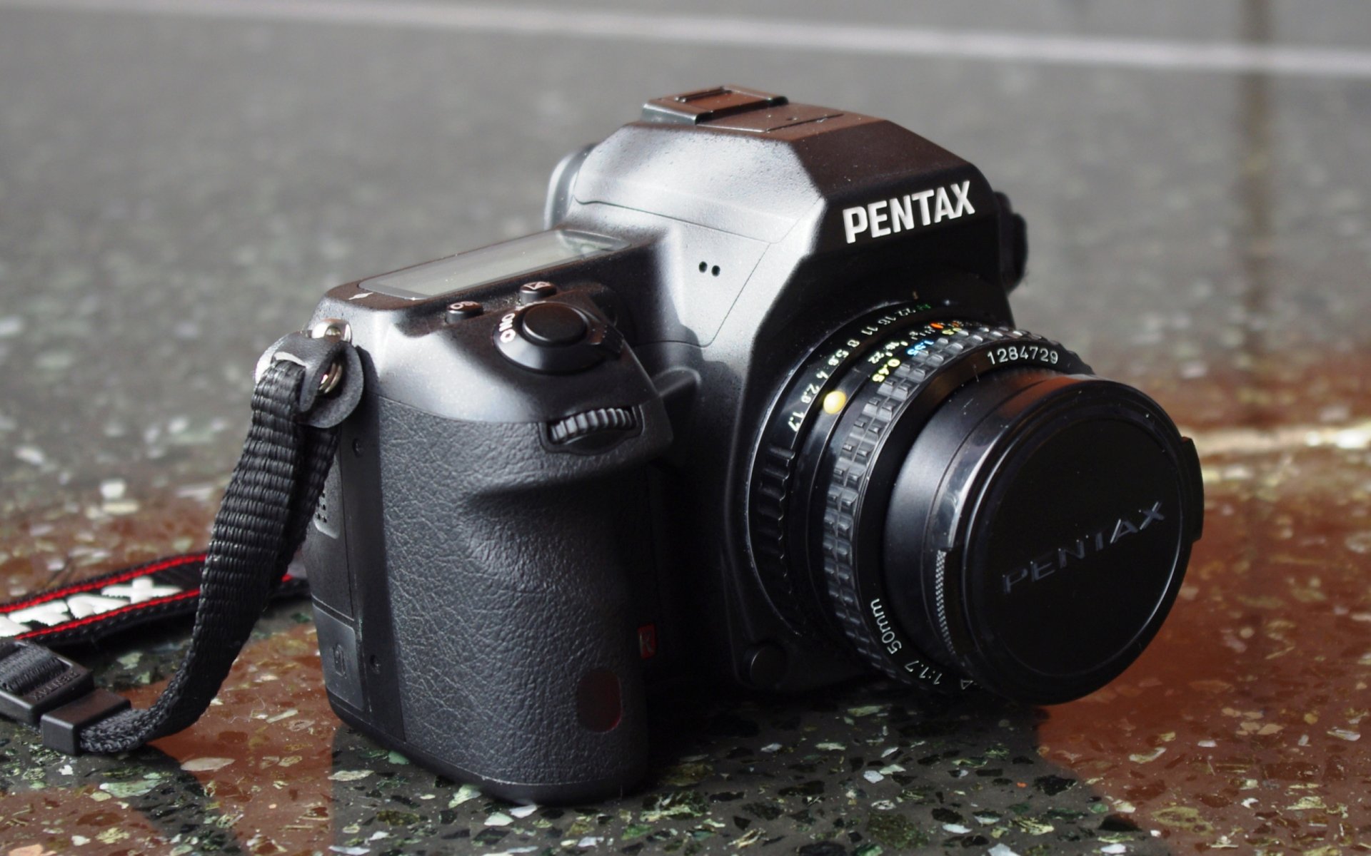 камера pentax k-5ii + smc pentax-a 50mm f1.7 фон макро