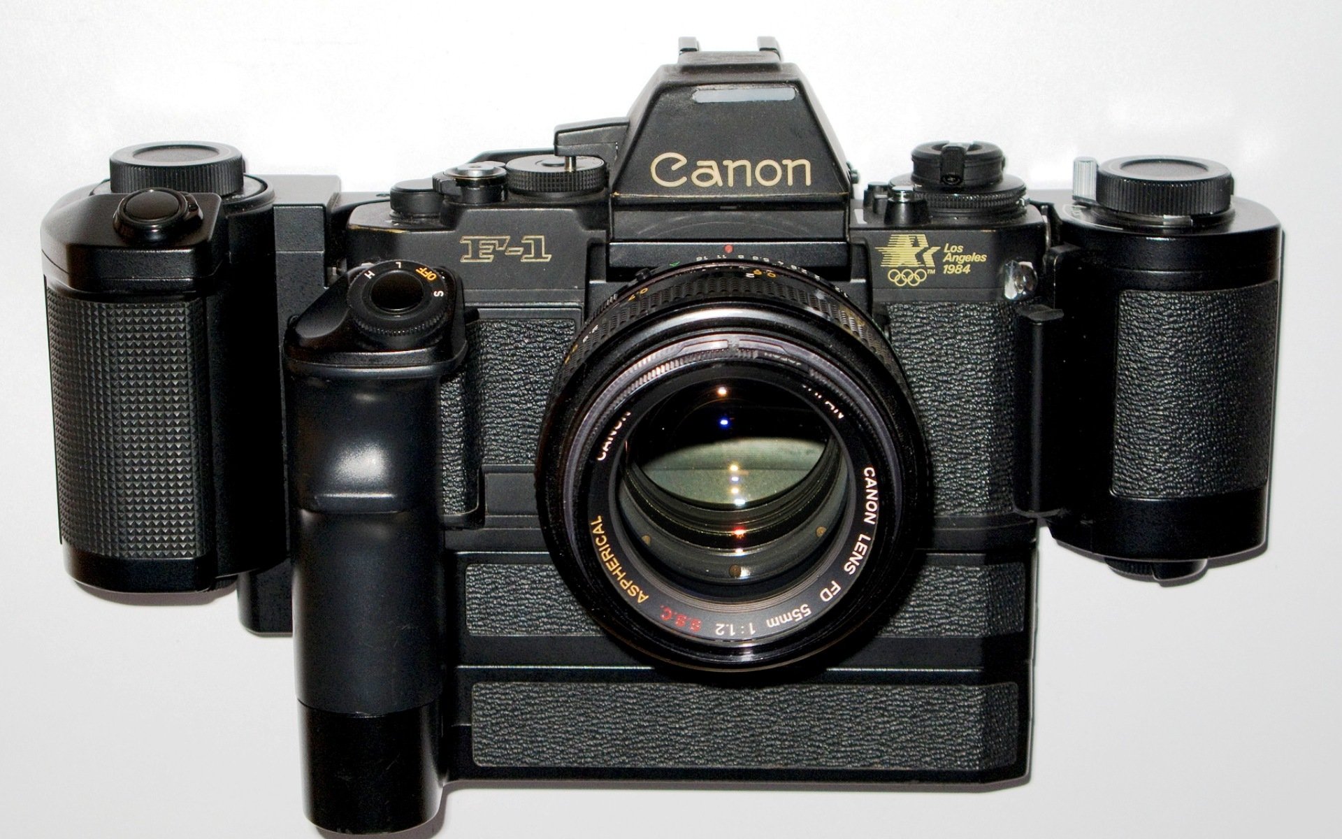 the camera canon f-1 close up