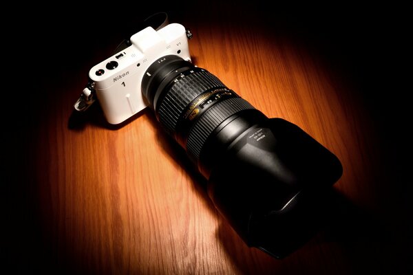 Nikon illuminato con grande lente
