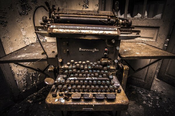 Vieja máquina de escribir Burroughs