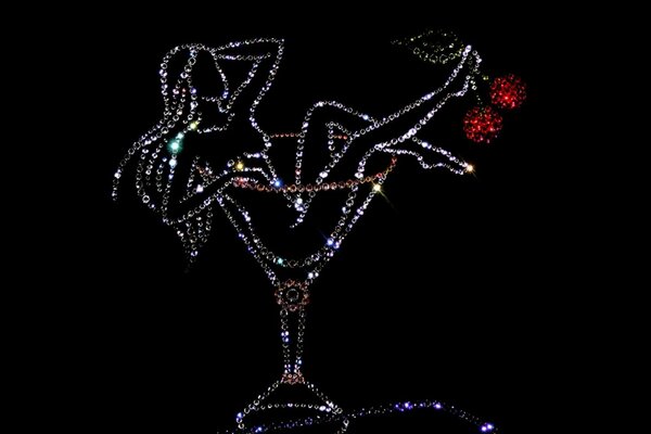 Fille dans un verre de strass