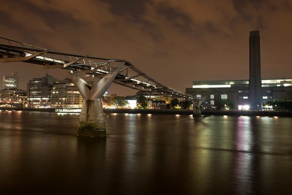 Nacht Metall futuristische Brücke
