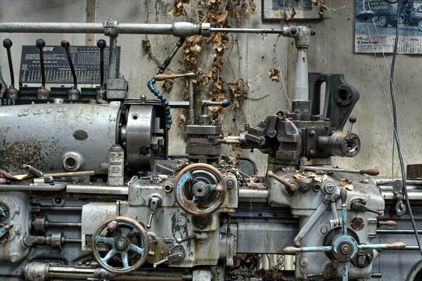 Machine intéressante avec différents mécanismes