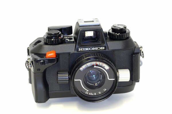 Vintage Kamera auf weißem Hintergrund