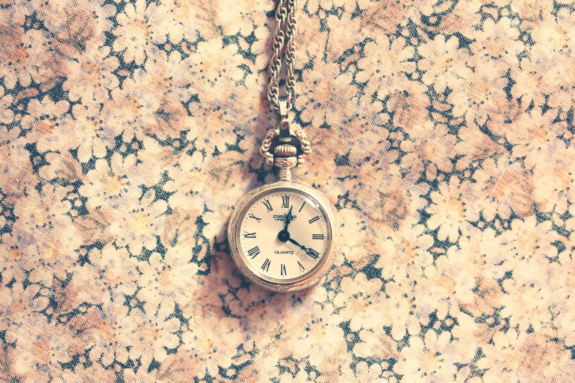 reloj fondo números manos cadena