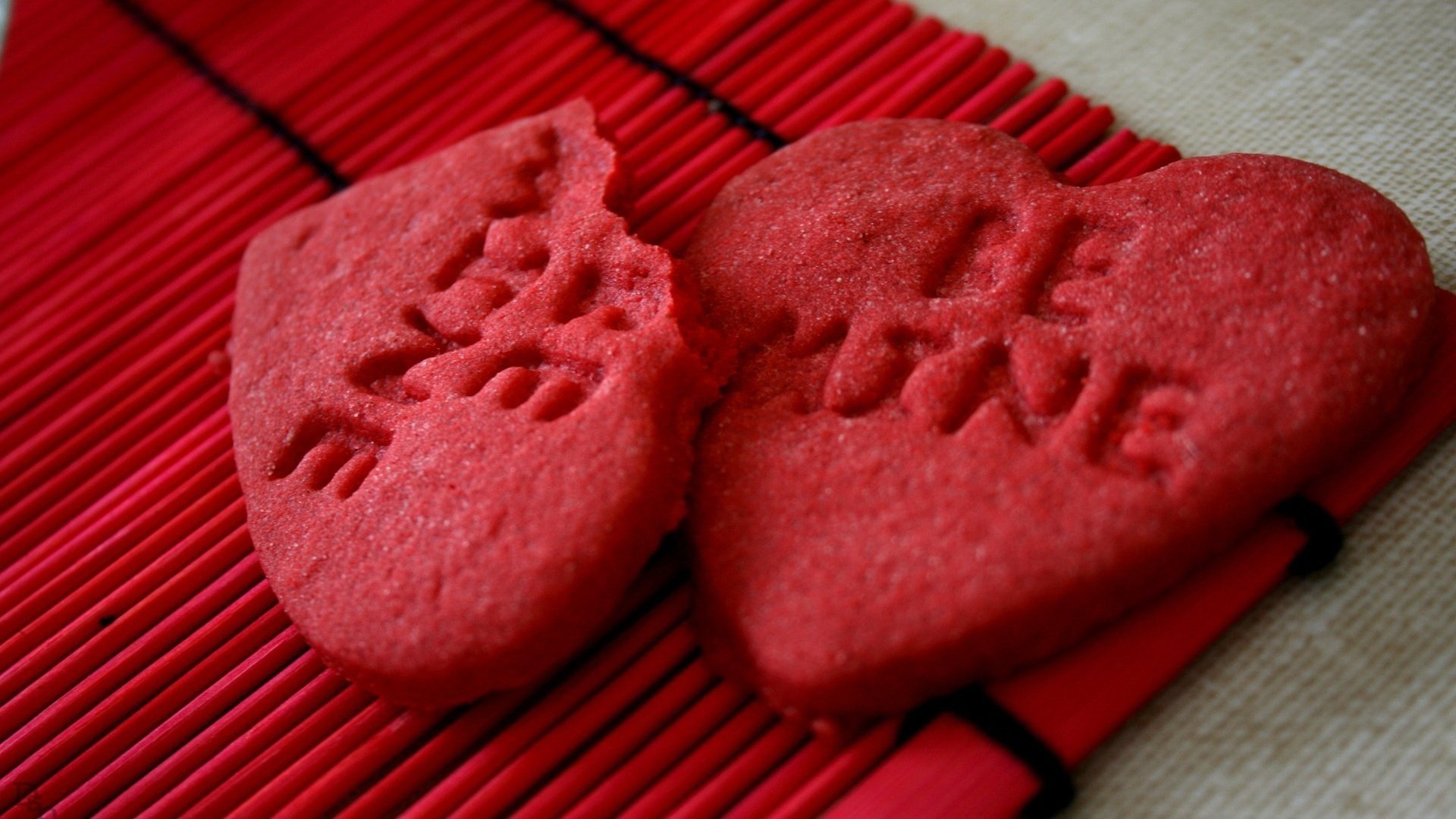 soyez proche en forme de coeur biscuit rouge sentiments reconnaissance amour romance tendresse