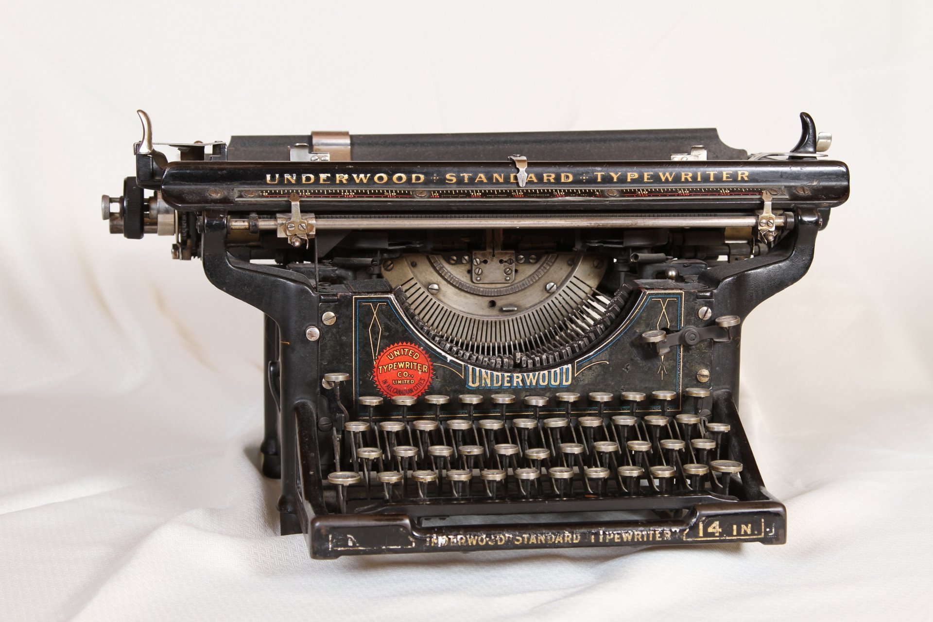 typewriter old vintage old printed vintage retro undergrowth