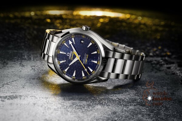 Men s Wristwatch with Blue Dial