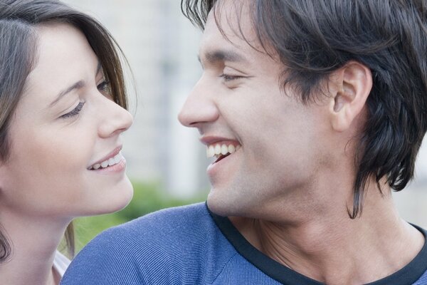 Enamorados hombre y mujer foto