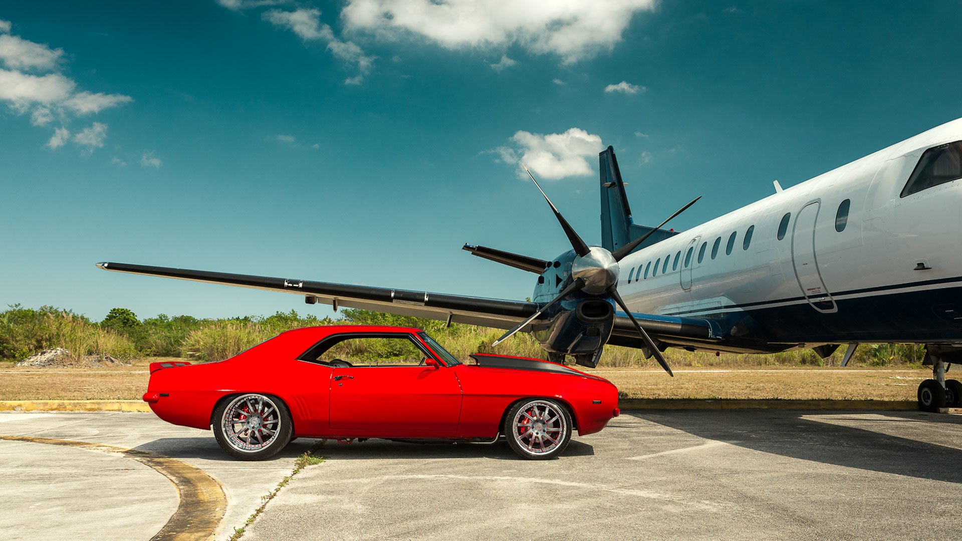 chevrolet camaro aereo rosso andrew link foto muscle car