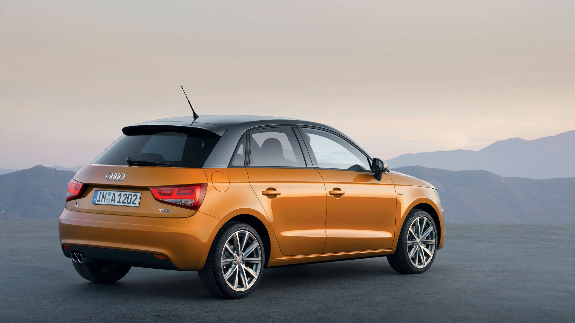 audi a1 небо горы фонари эмблема кольца