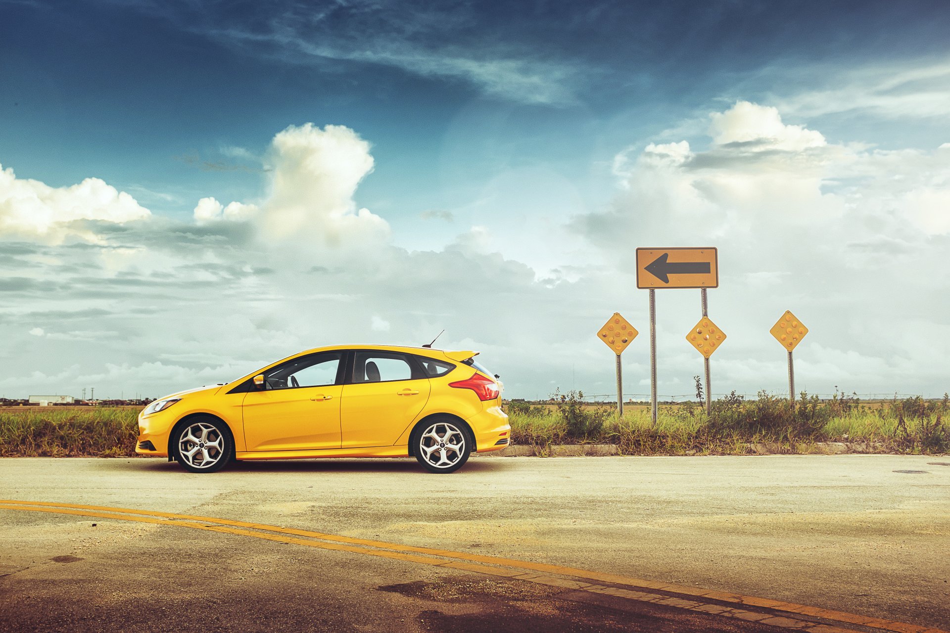 ford fokus fokus gelb sonnig pfeil