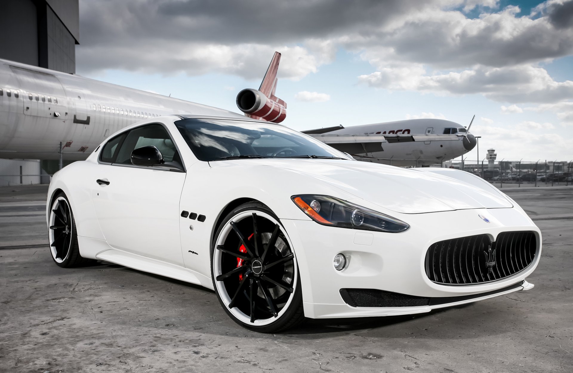 maserati granturismo белый воссен