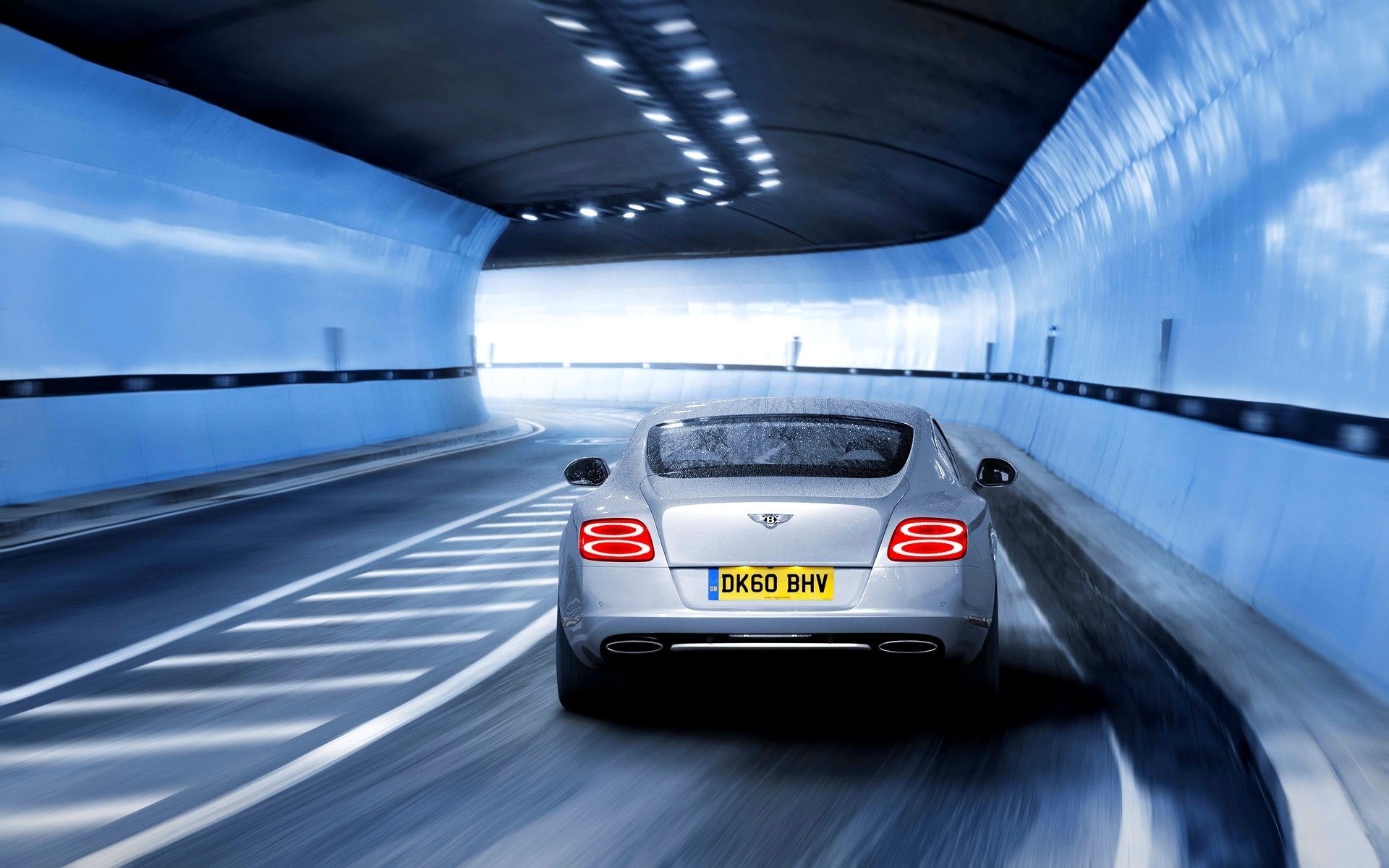 bentley continental gt auto rassa tunnel en mouvement gris route