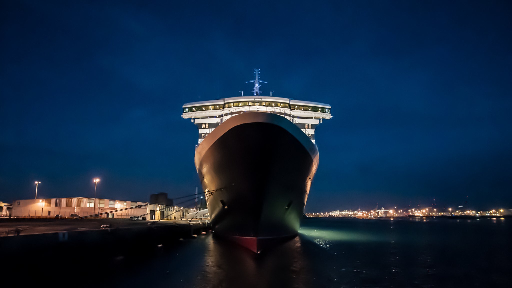 queen mary 2 le havre frankreich hafen nacht