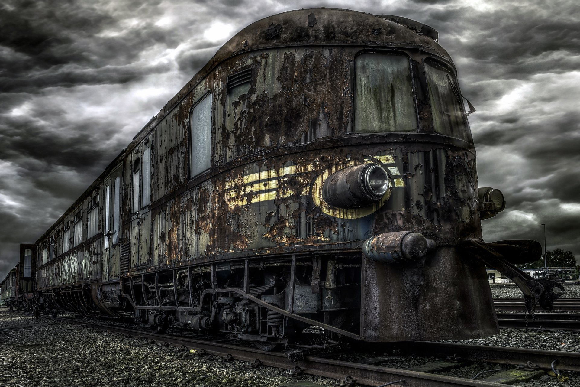 tren fantasma ferrocarril oscuridad