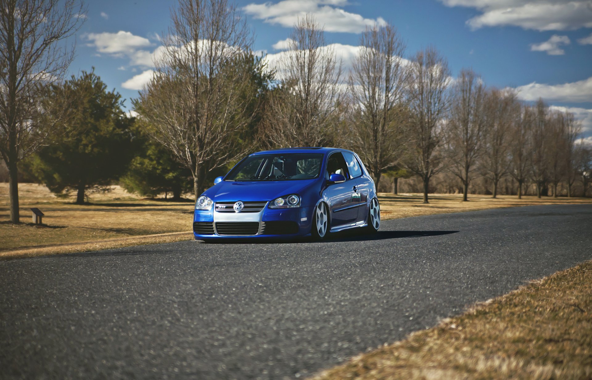 volkswagen golf gti r32 azul tuning árboles otoño