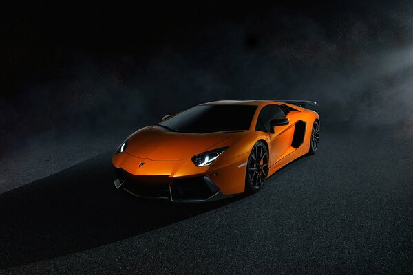 Supercar Lamborghini lp700-4 arancione