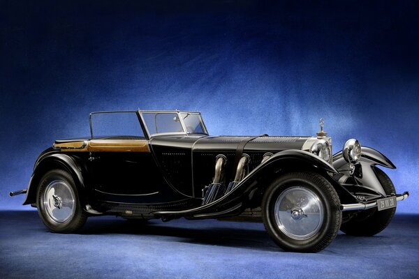 Mercedes beez torpedo roadster on blue background