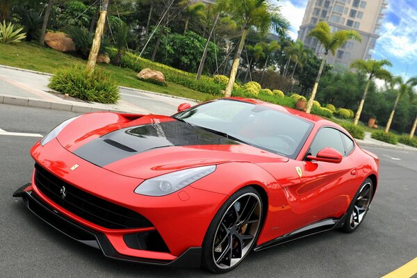 Tuning Ferrari rojo para una chica de lujo