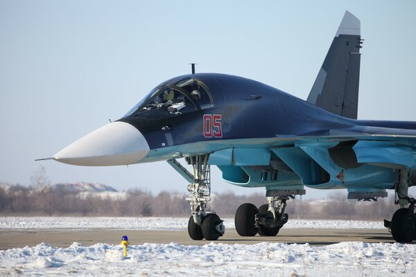 Powerful SU - 34 bomber at the start