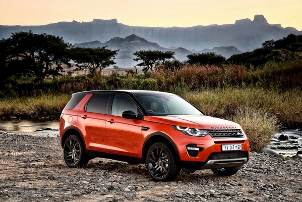 Prestigieux Land Rover sport 2015