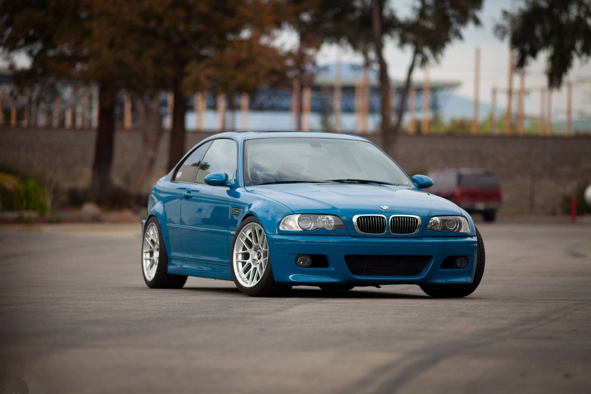 bmw m3 e46 azul bmw vista frontal reflexión árboles