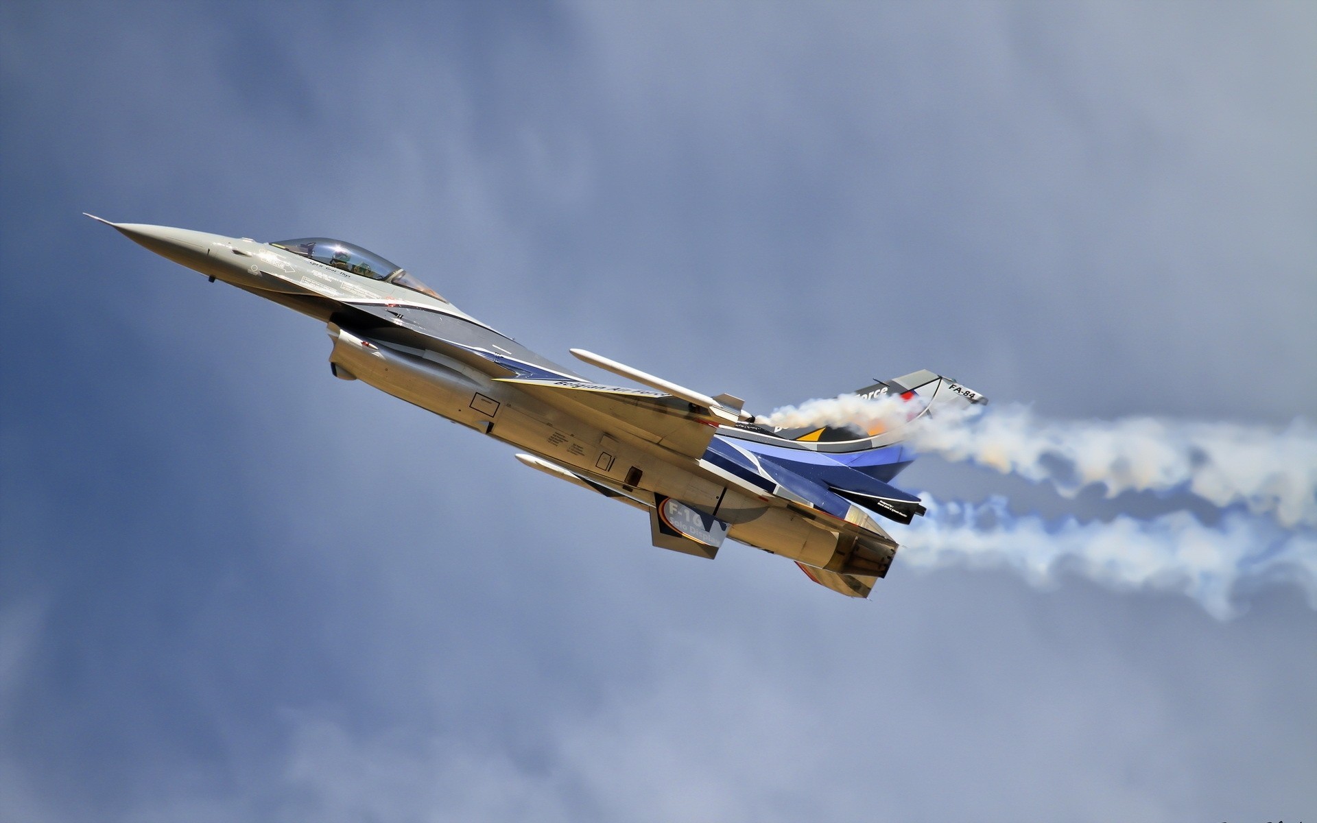 aereo armi f-16