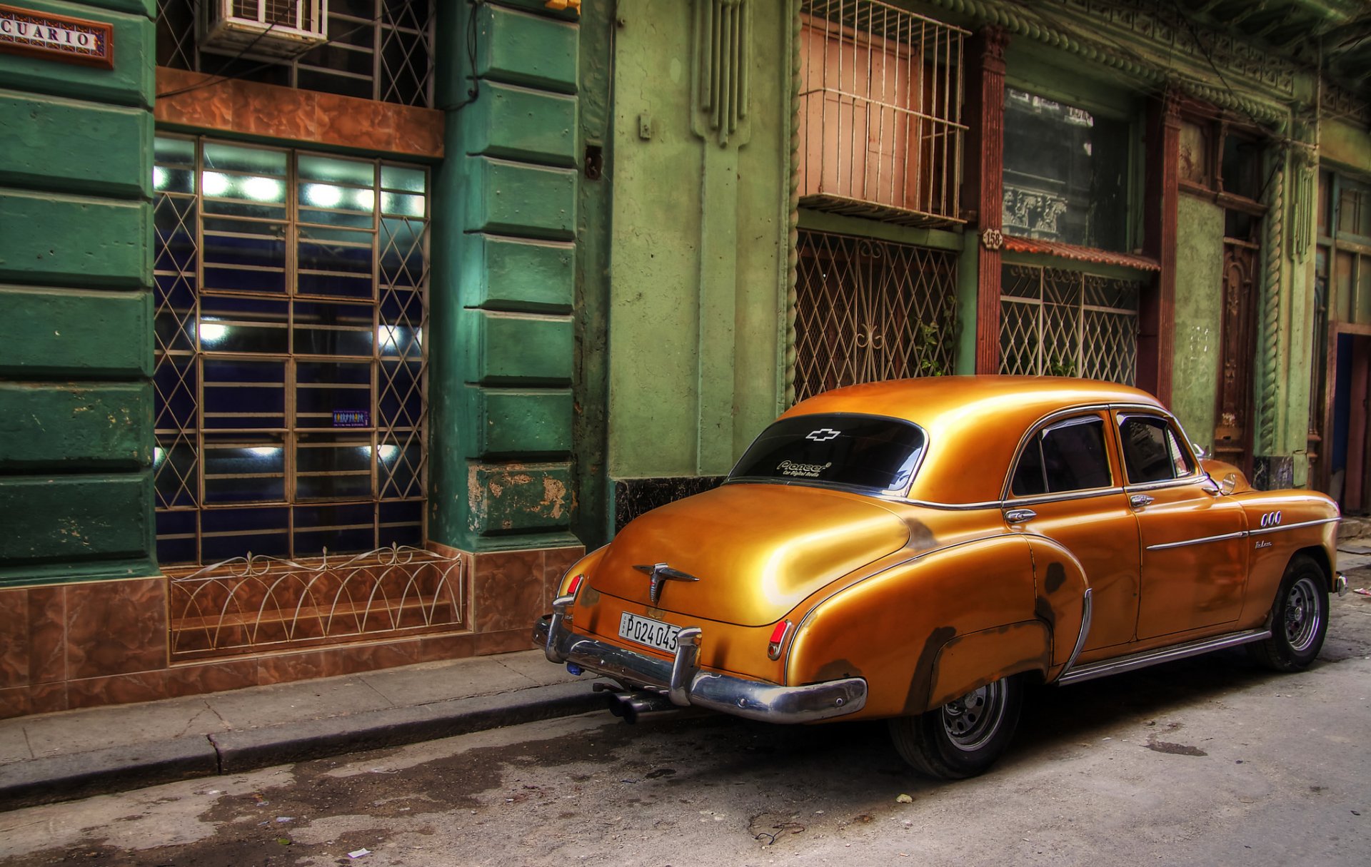 coche retro calle casas ventanas cuba la habana