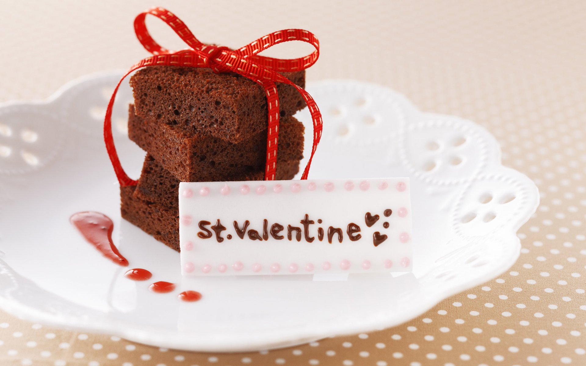 lecker valentinstag kuchen stücke verpackung untertasse postkarte freude