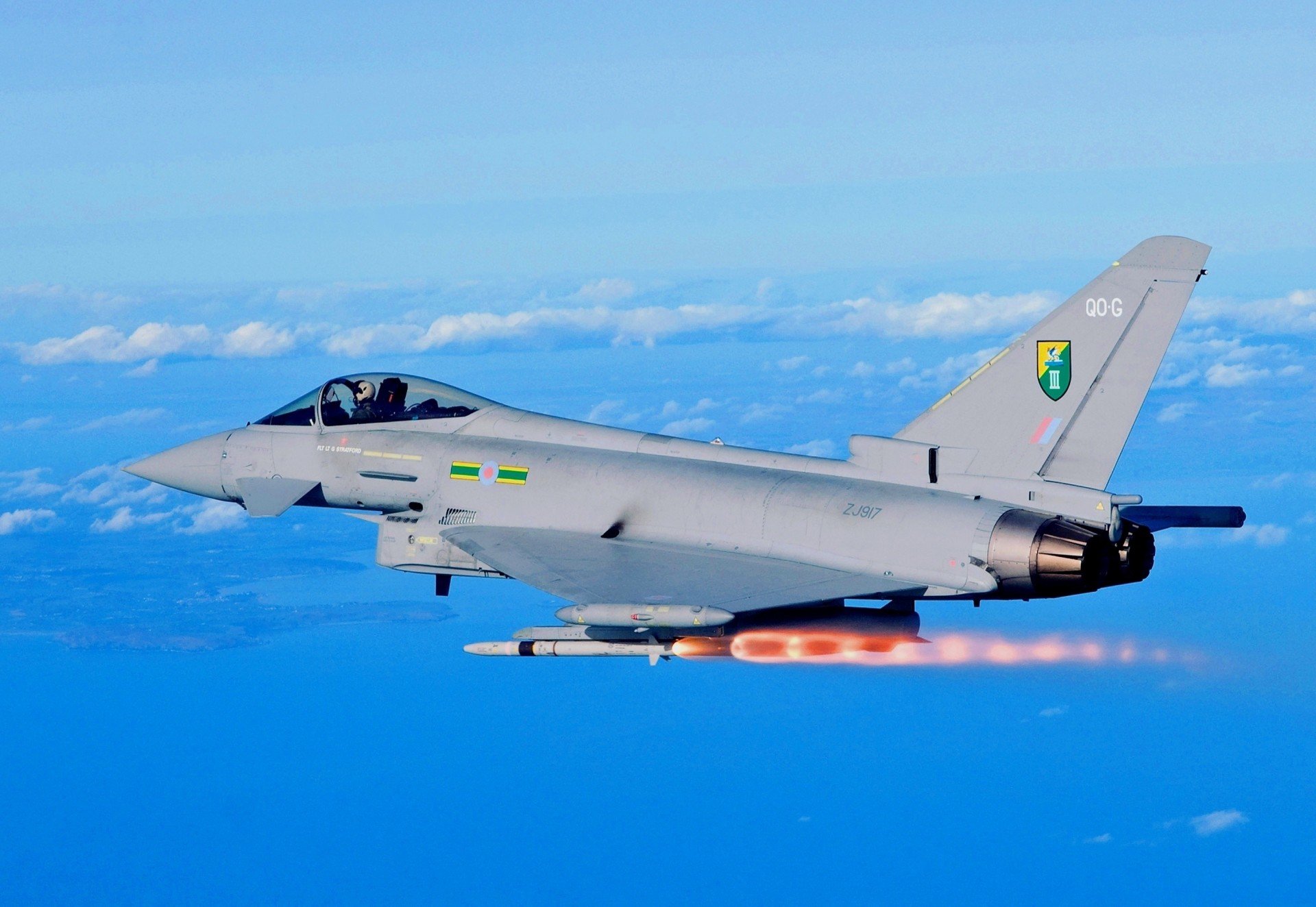 ciel avion de chasse nuages eurofighter typhoon