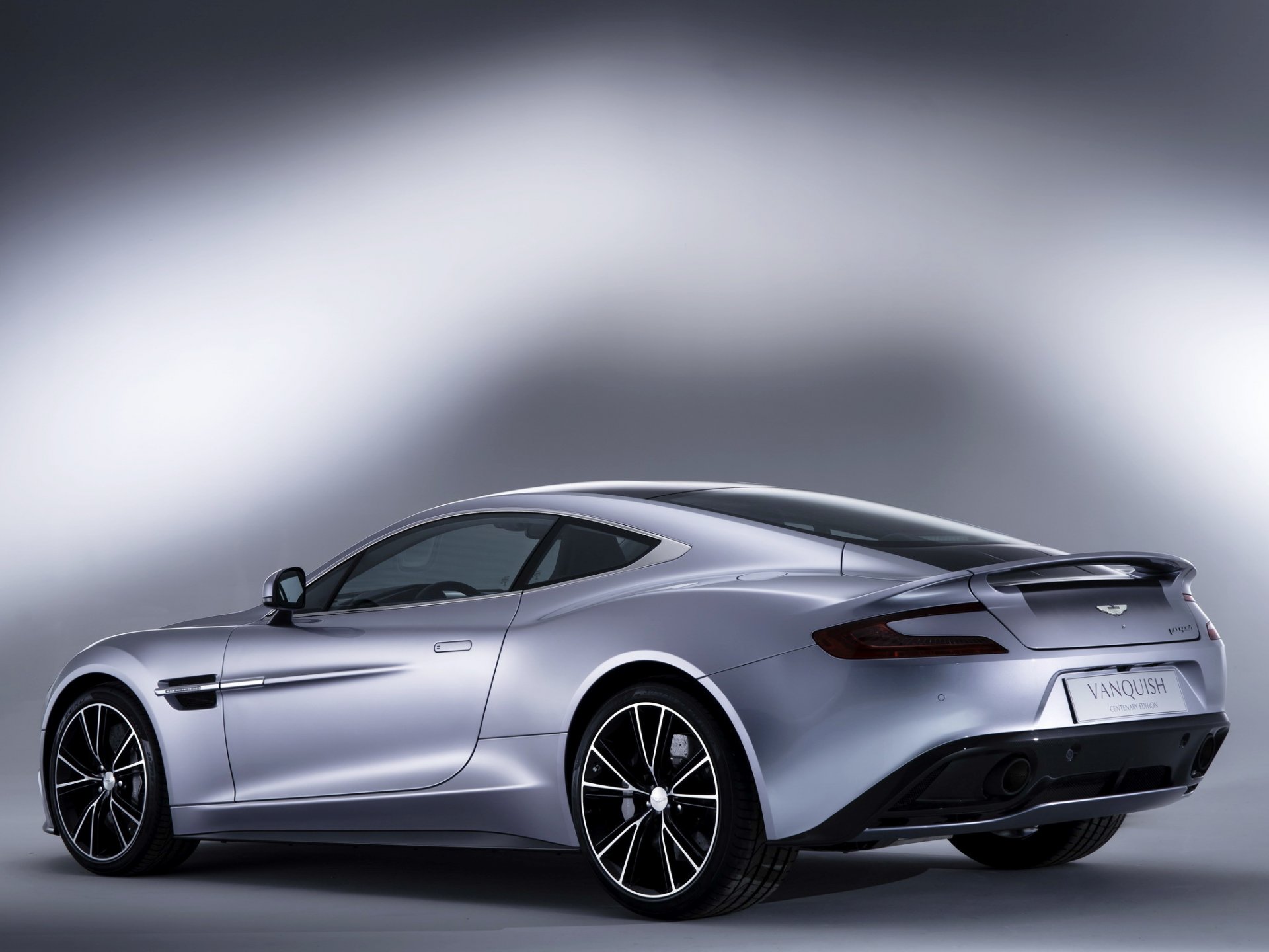 aston martin vanquish столетие издание автомобиль суперкар обои