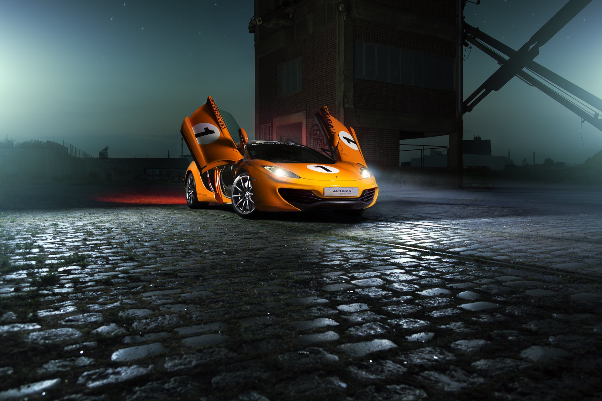 mclaren mp4-12c naranja color superdeportivo nigth luz ancho