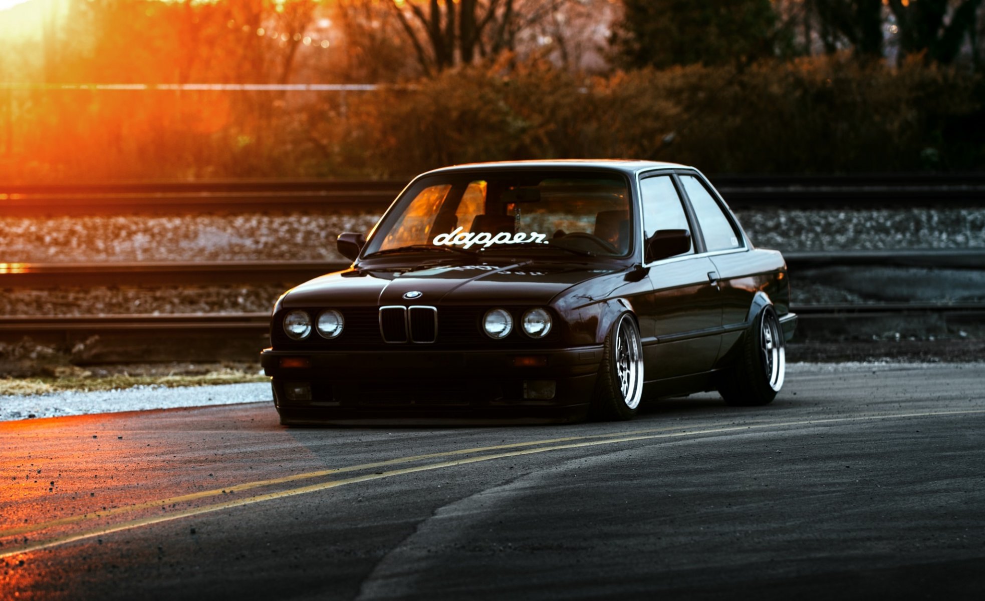 bmw e30 posizione dapper auto nero anteriore luce sole