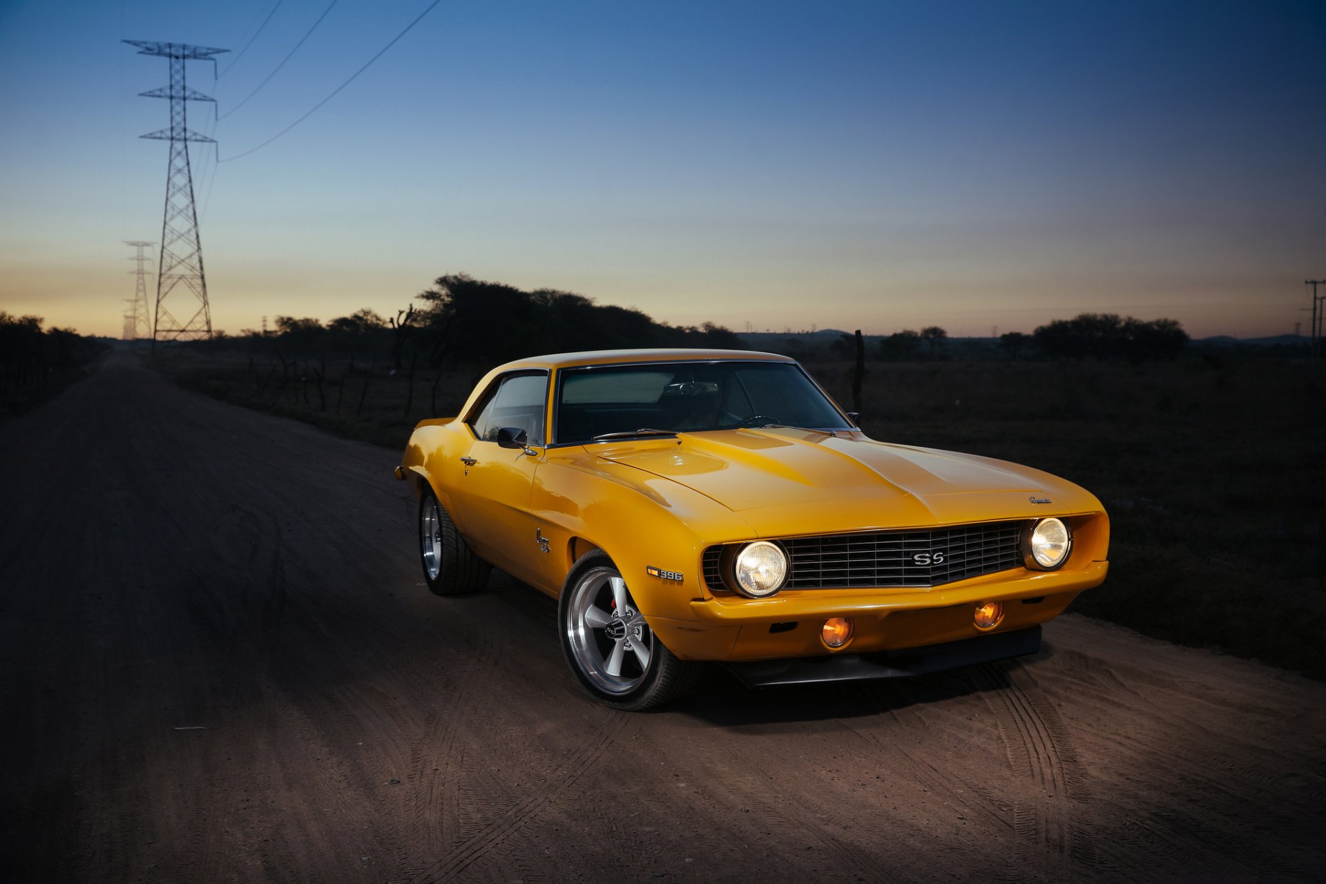 chevrolet camaro ss 396 carretera línea eléctrica