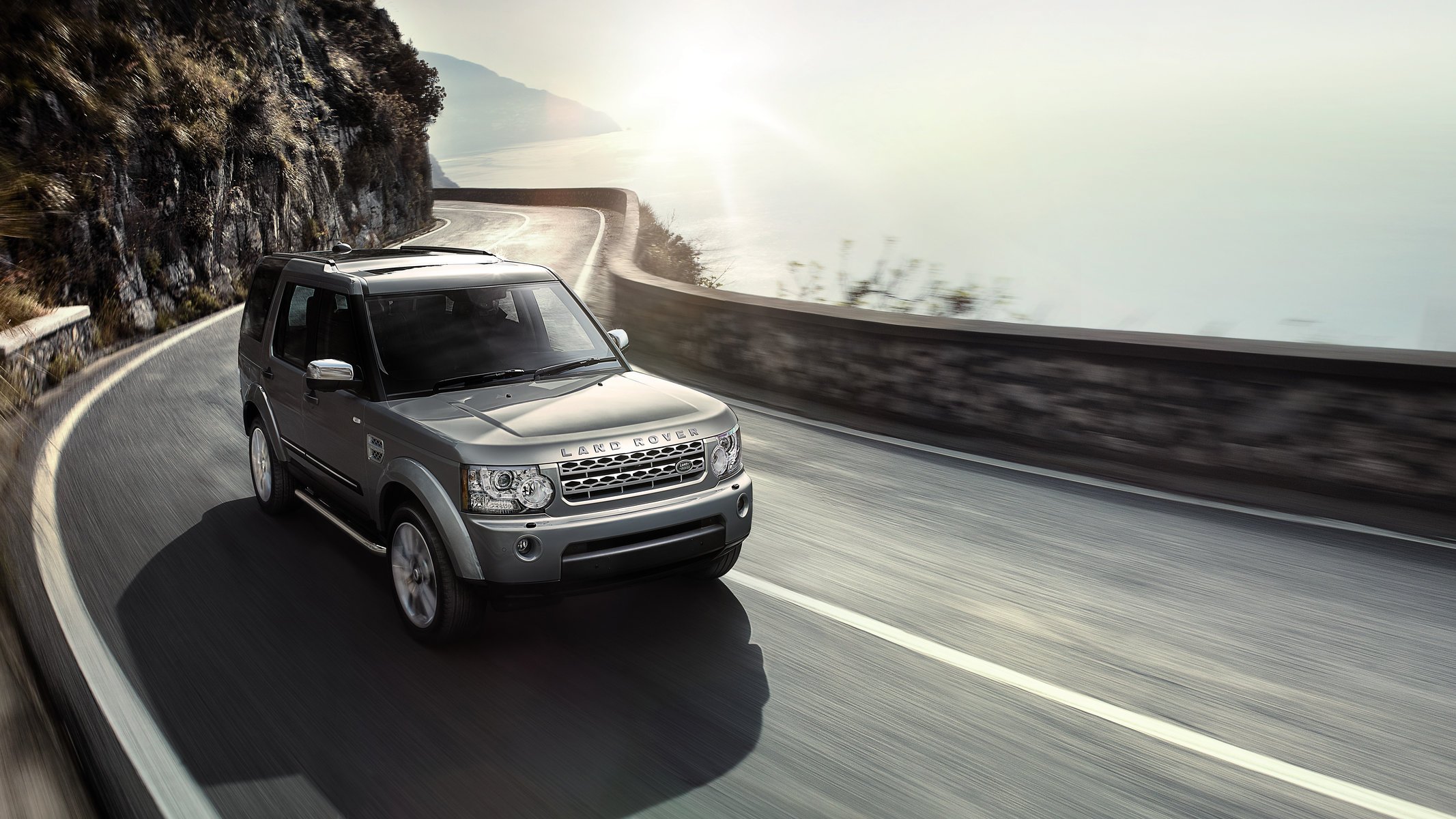 land rover discovery 4 słońce droga ruch suv jeep lato morze