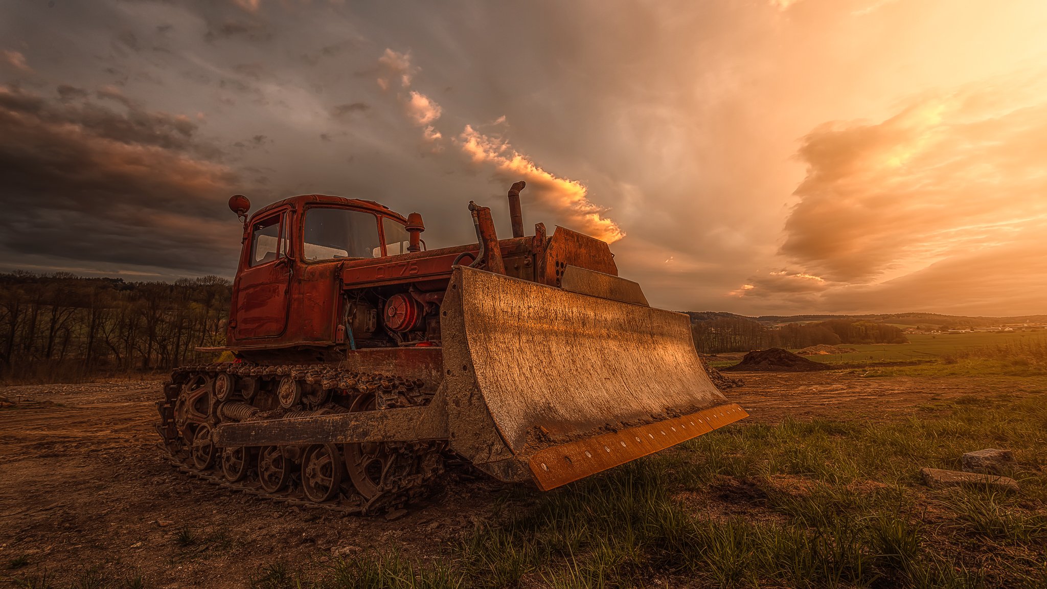 selezionatore escavatore bulldozer costruzione macchinari campo fango hdr