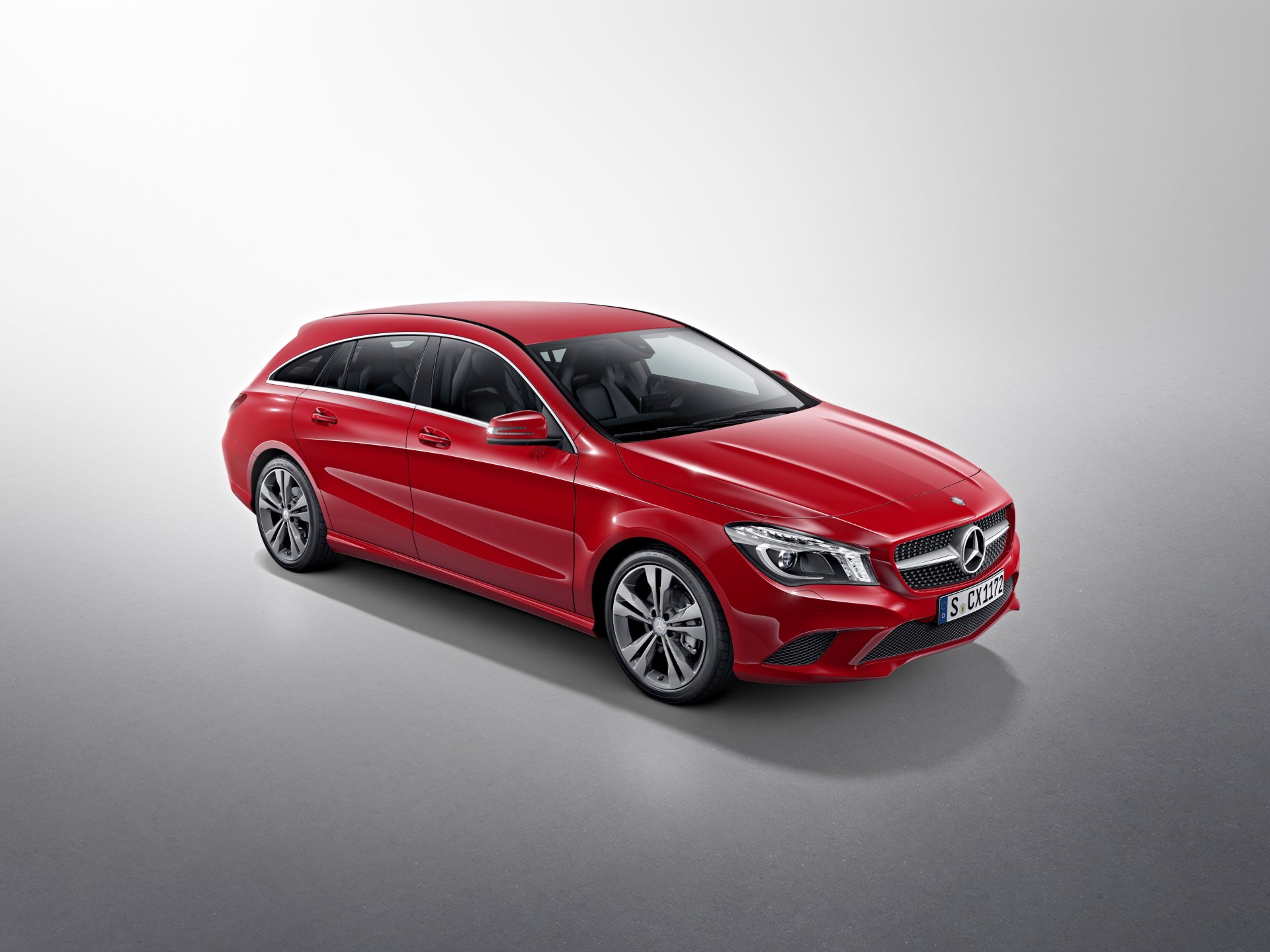 mercedes-benz cla shooting brake métallique rouge voiture photo