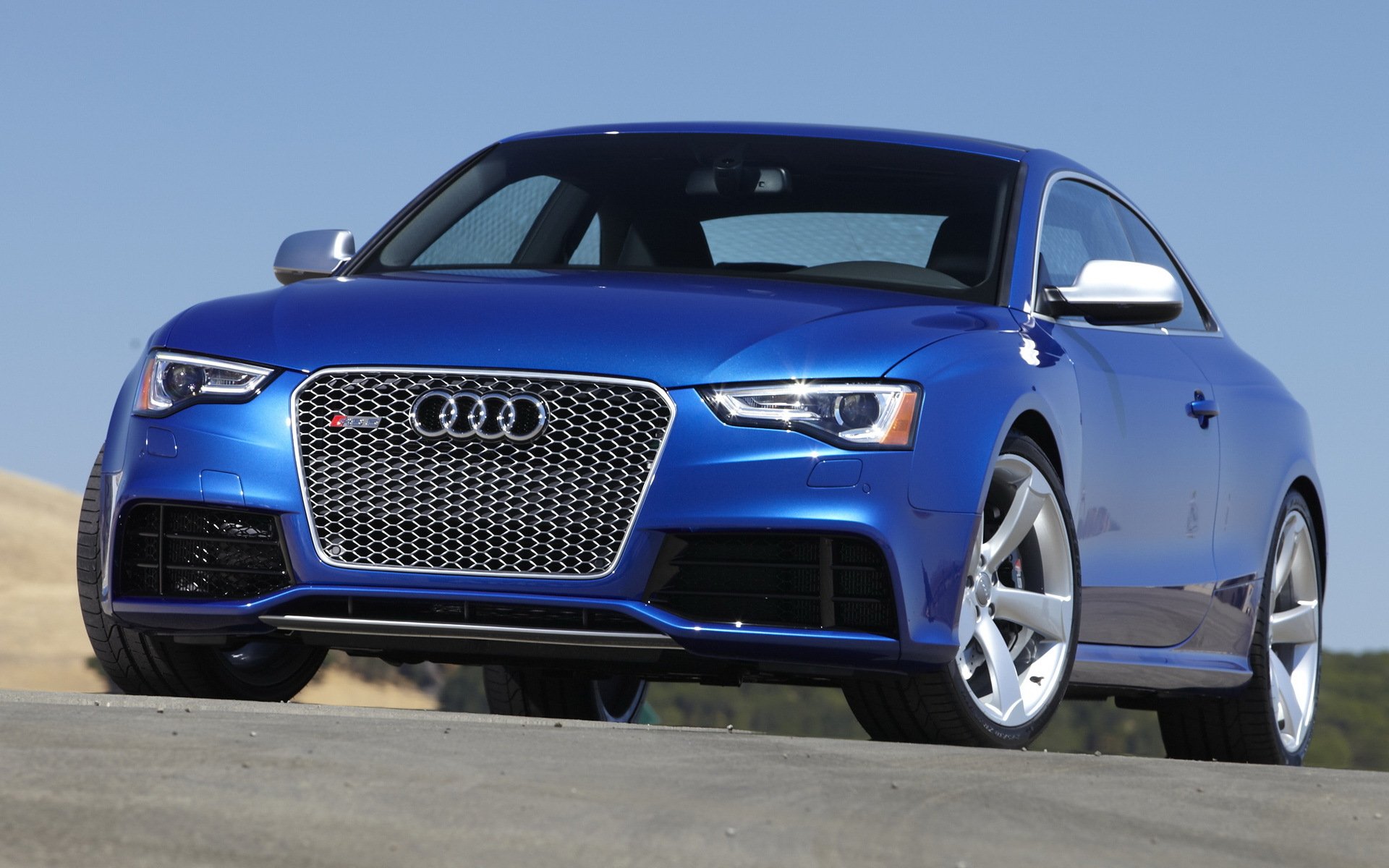 audi rs5 coupé blau