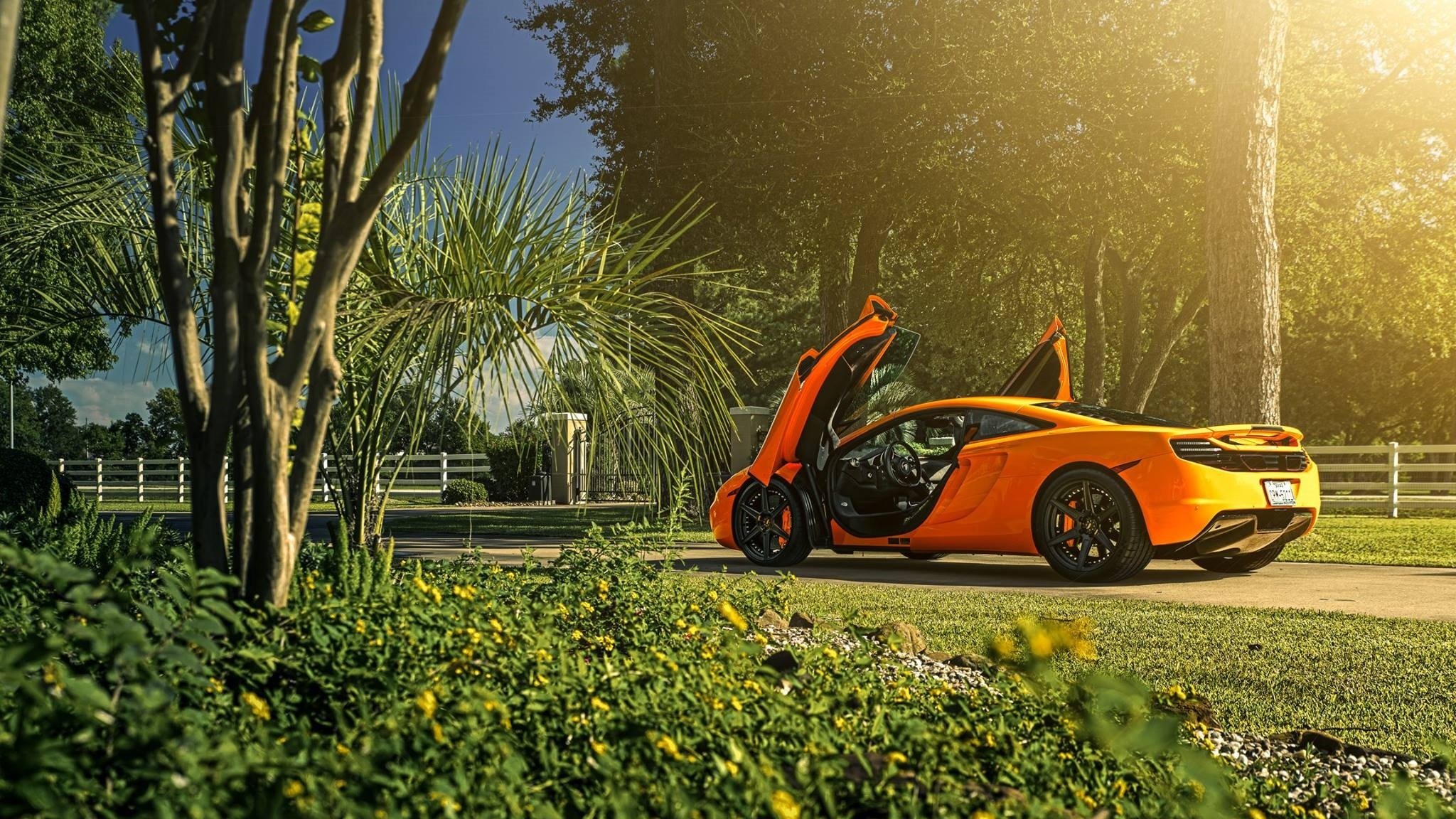 mclaren mp4-12c ruedas sol trasero superdeportivo naranja