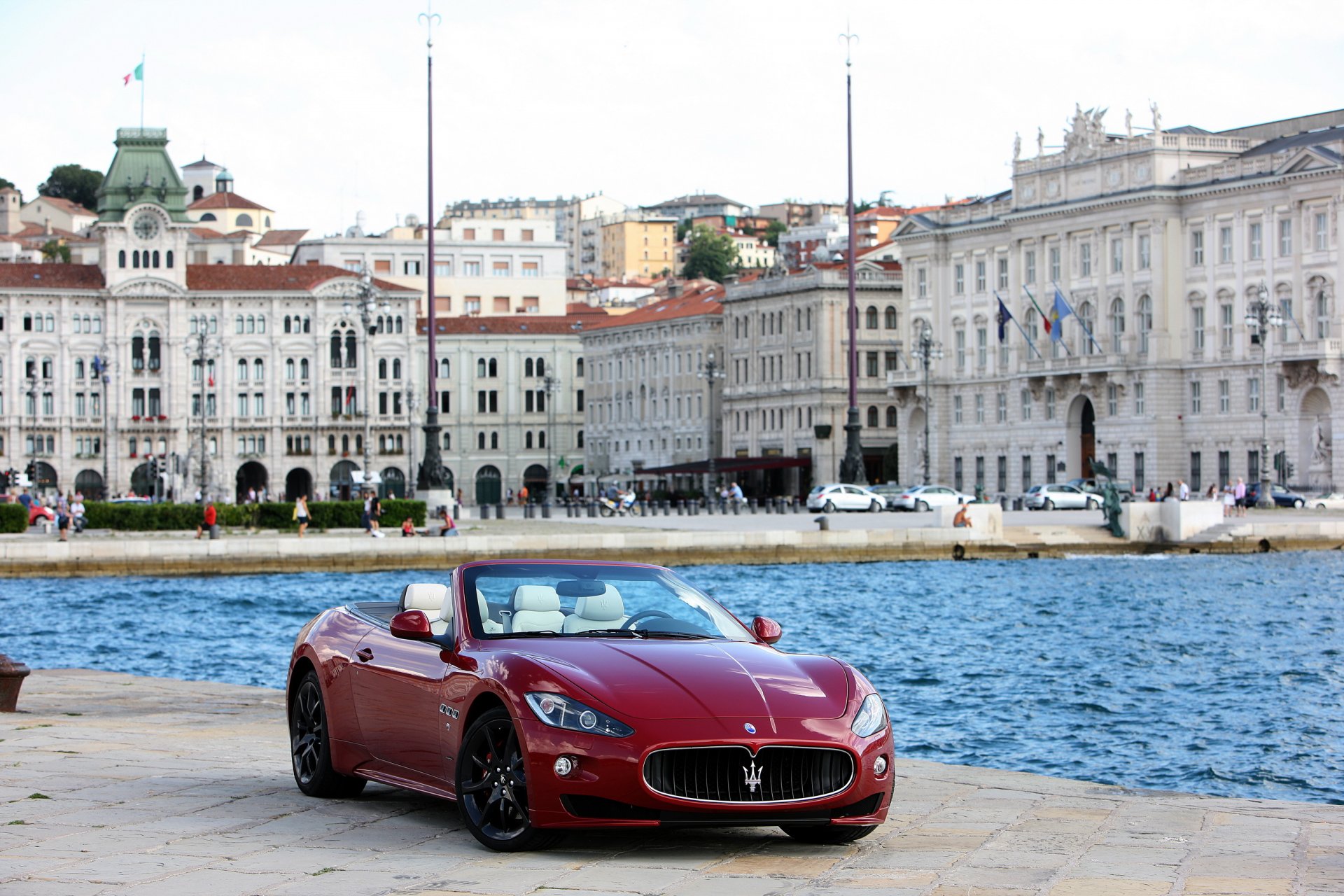 maserati 2011 grancabrio спорт вишневый спереди кабриолет автомобиль город фото