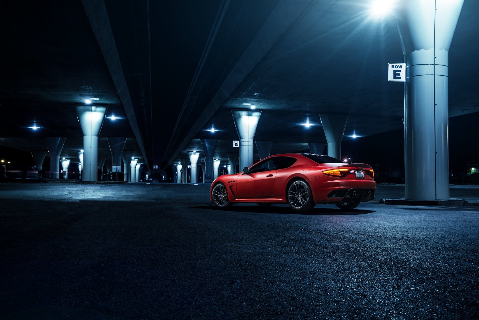 maserati granturismo mc sportline californie centre exotique autoroute lumière arrière