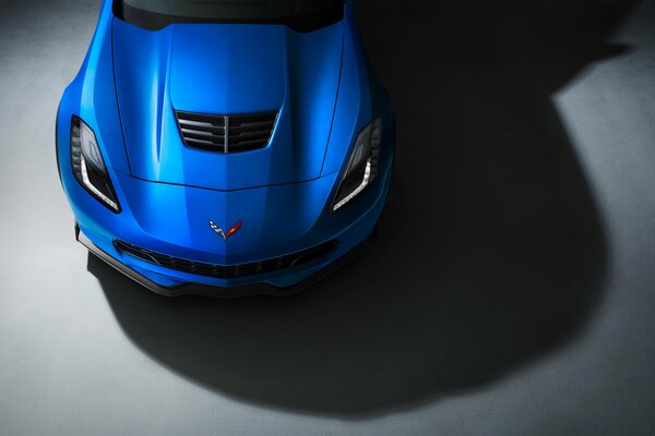 Coche azul chevrolet z06