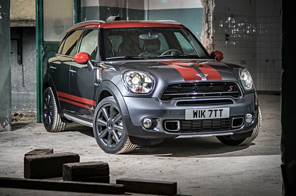 Silver-red mini Cooper 2015